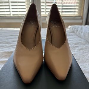 Vince Camuto Pumps in Baby Sheep Nude